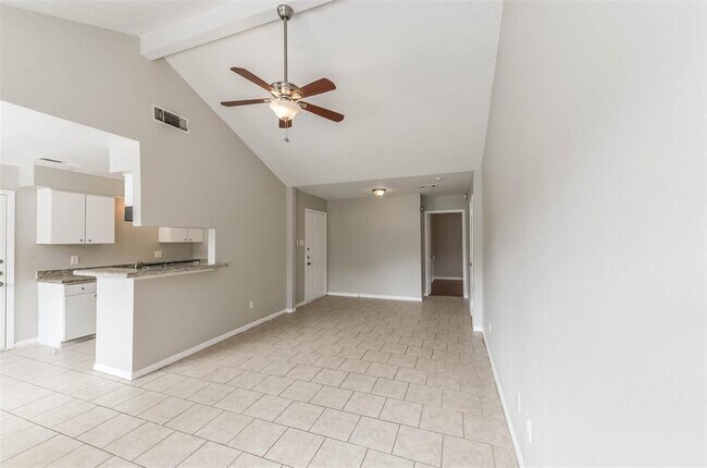 Building Photo - 5339 Castlecreek Ln