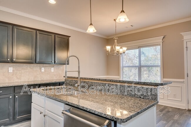 Building Photo - 848 Tyler Woods Dr