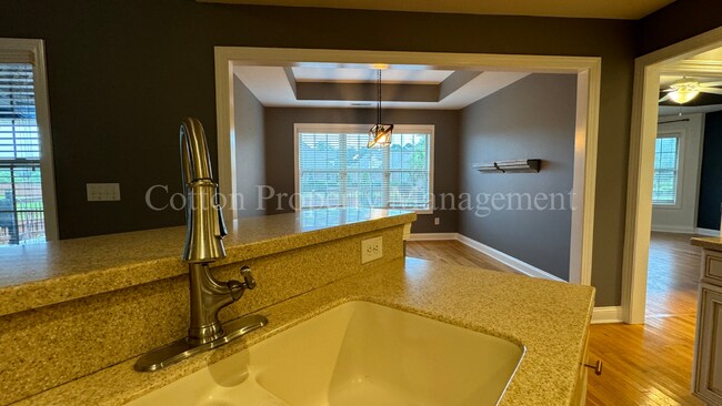 Building Photo - 4BR/3BA Well appointed home in the gated c...