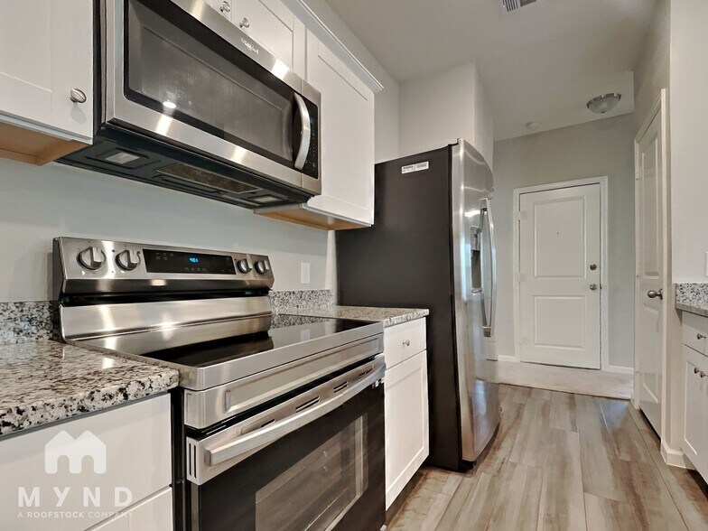 Building Photo - 1016 Lacebark Pne Ln