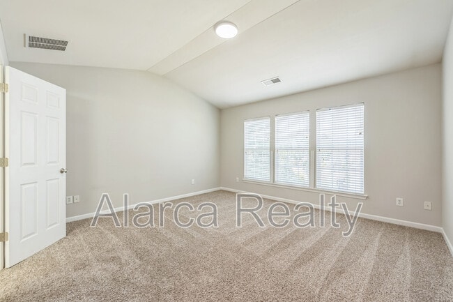Building Photo - 10235 Kendra Ct