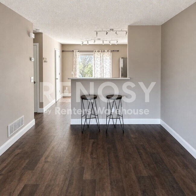 Building Photo - 2BD/2BA Townhome in Ramsey Available Now!