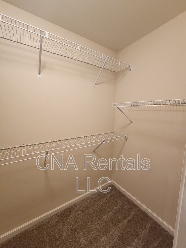 Building Photo - 807 Country Park Dr