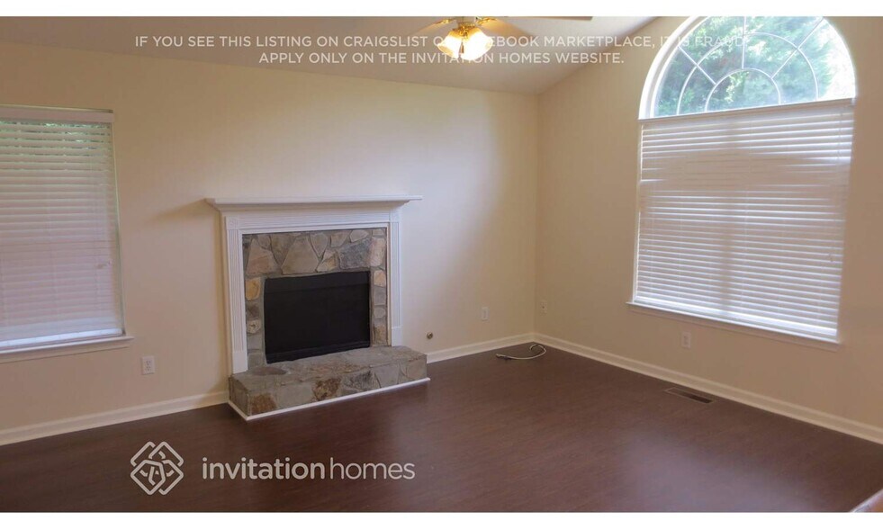 Building Photo - 313 Collins Dr