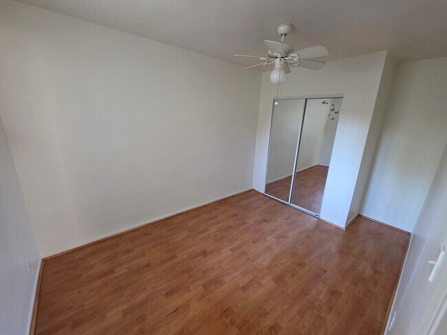 Building Photo - The Cloister Apartments