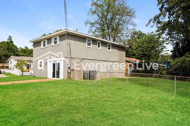 Building Photo - 4022 Sewall Dr SW