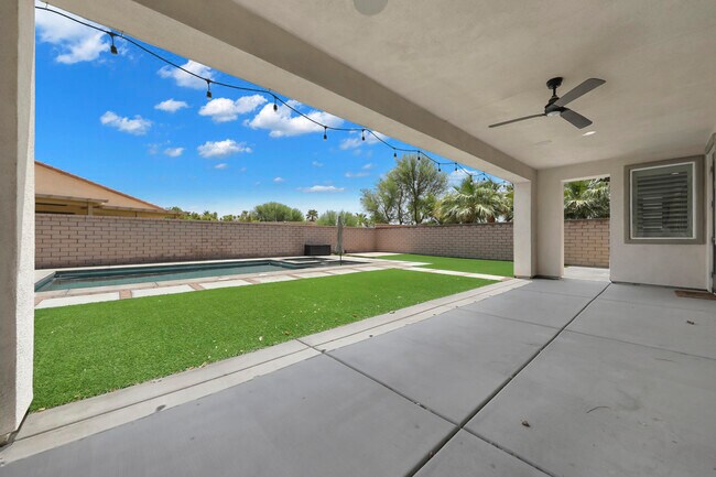 Building Photo - 40632 Firenze Ct
