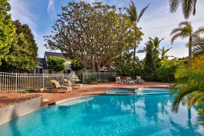 Building Photo - 29225 Cliffside Dr