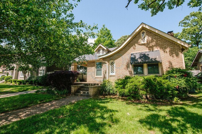 Building Photo - 1508 Kavanaugh Blvd