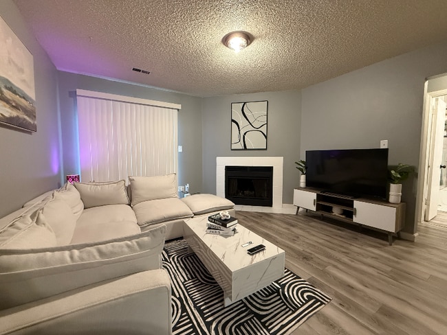 Building Photo - 1026 Mazatlan Cir