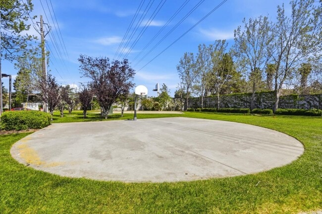 Building Photo - 6121 Lambeck Ln