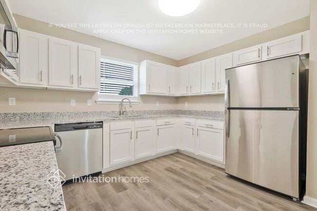 Building Photo - 78125 Saddle Rock Rd