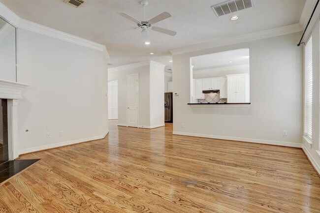 Building Photo - 2822 Briarhurst Park