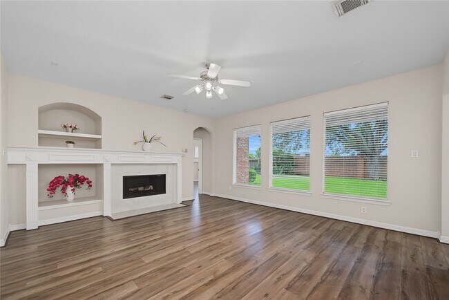 Building Photo - 5807 Bayberry Way