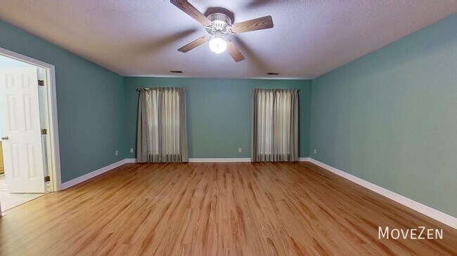 Building Photo - 6902 Persimmon Pl