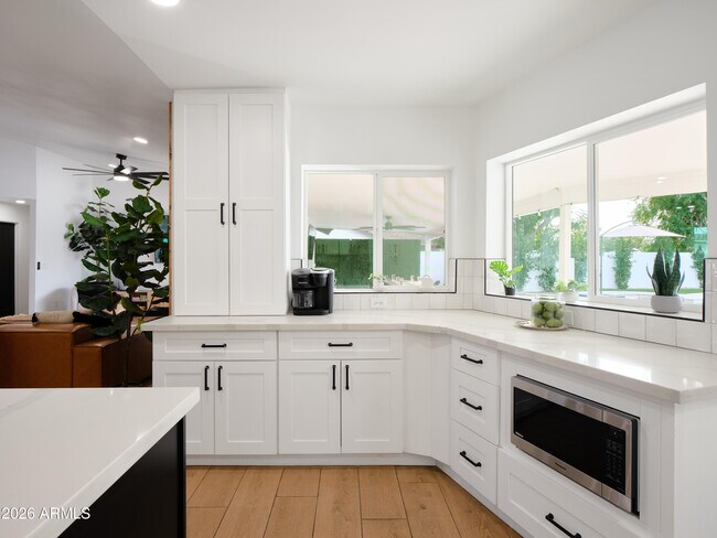 Building Photo - 15218 N 61st St