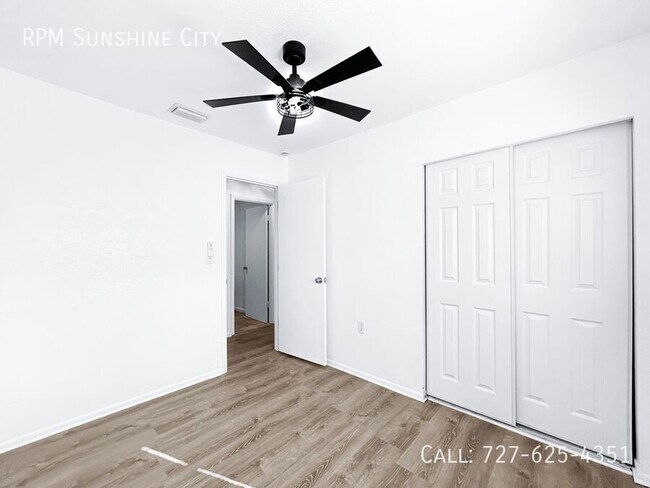 Building Photo - 3684 14th Ave SE