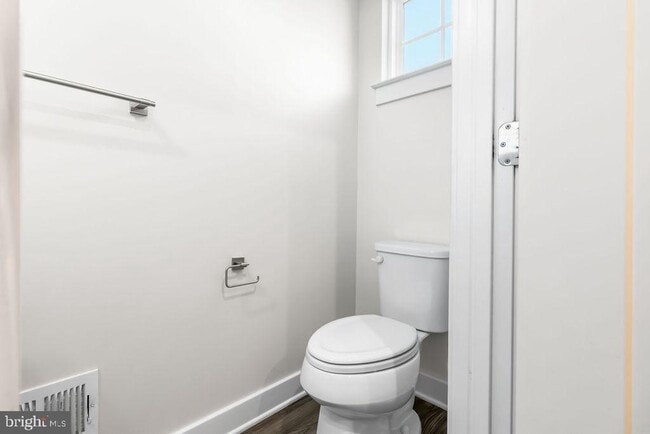 Building Photo - 2305 Wadlow Ln