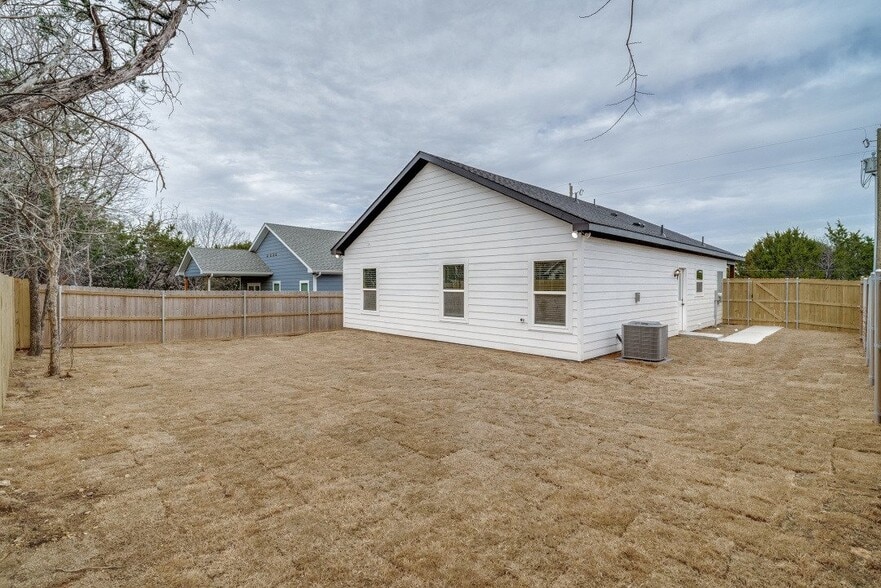 Building Photo - 2707 Brazos River Dr