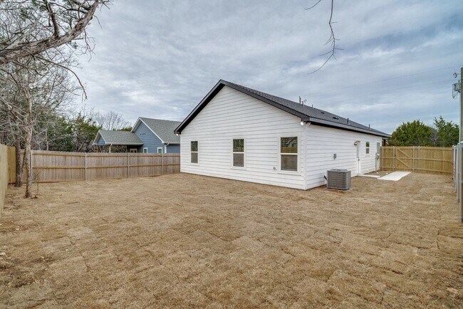 Building Photo - 2707 Brazos River Dr
