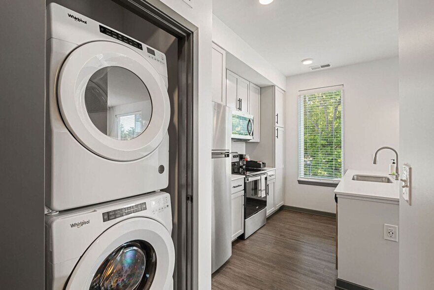 Building Photo - 6160 N Rural St