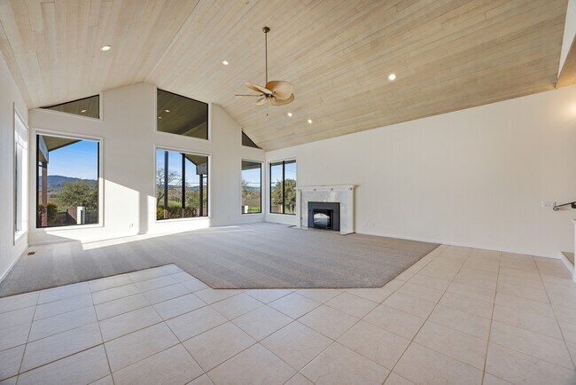 Building Photo - 9168 Eastside Rd