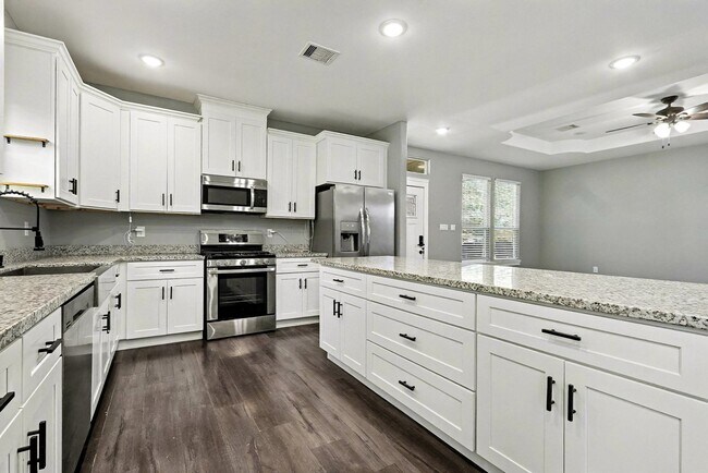 Building Photo - 3442 Noah St