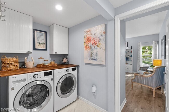 Building Photo - 4140 Bayhead Dr