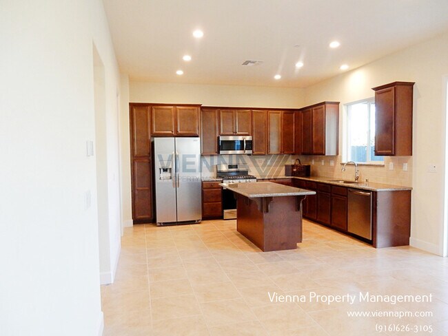 Building Photo - 1062 Yucca Dr