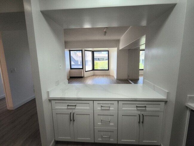 Building Photo - Newly Renovated Spacious 1BD/1 BA Property Available for Rent!!!