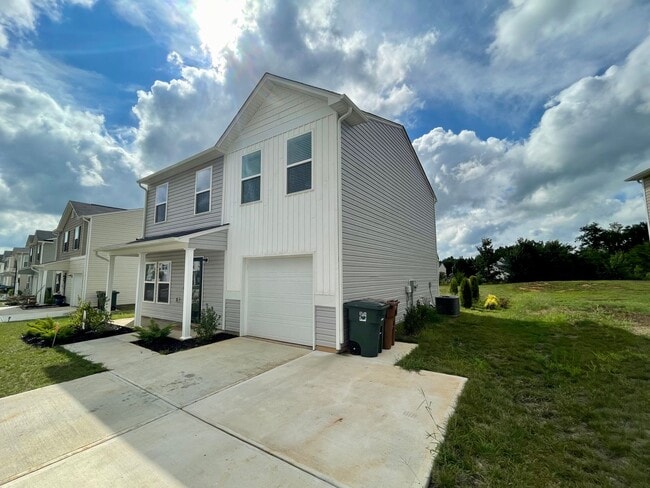 Building Photo - 3818 Miller Dr