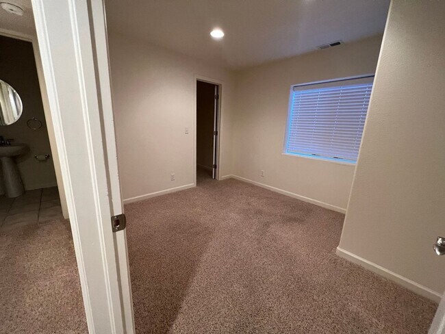 Building Photo - Literally One Block Away From Skyview Middle School