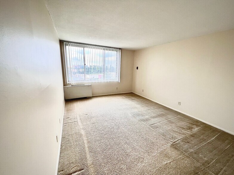 Building Photo - 11801 Rockville Pike