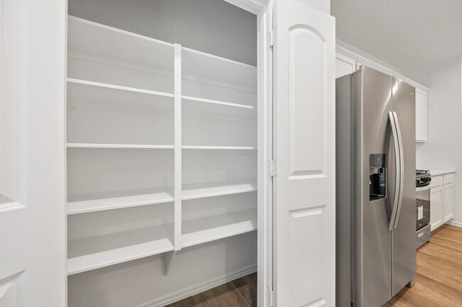 Building Photo - 3085 Emerald Ocean Dr