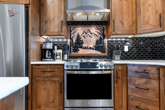 Building Photo - 444 Cowboy Trail