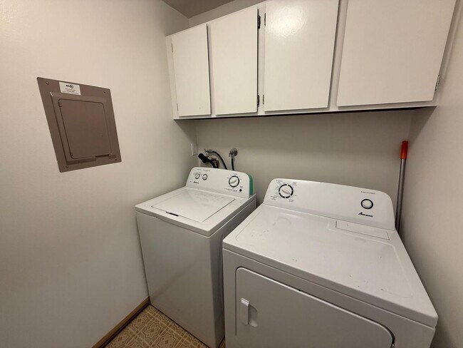 Building Photo - 2 Bed 2 Bathroom in Pinehurst (Plus Amenities!)