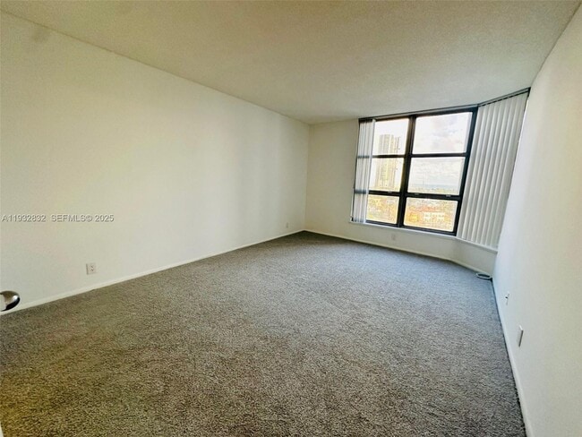 Building Photo - 19101 NE 36th Pl