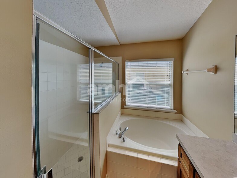Building Photo - 9051 Rockpond Meadows Dr