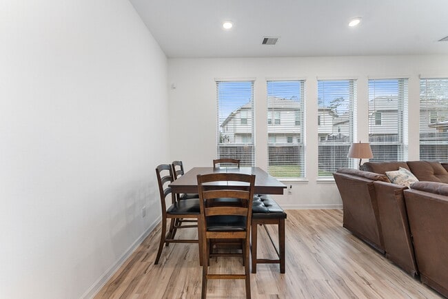 Building Photo - 516 Bristol Tide Ct