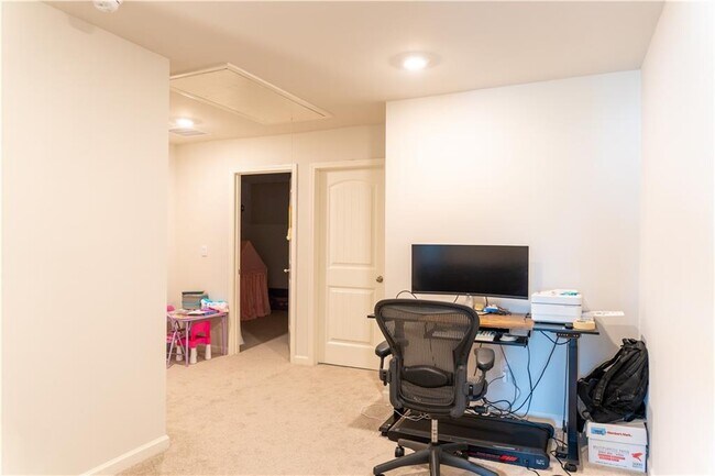 Building Photo - 510 Scenic Pass