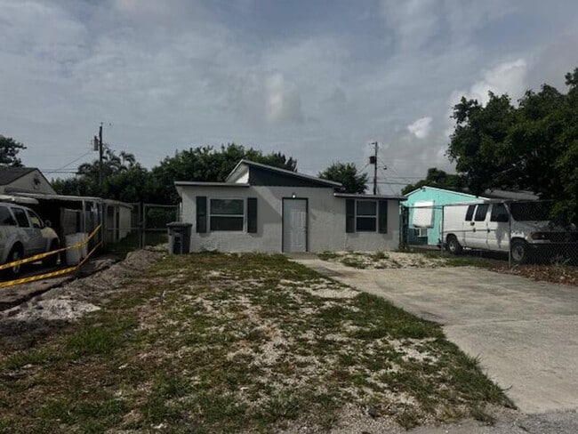 Building Photo - 1214 Highview Rd