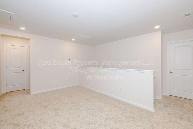 Building Photo - 317 Planters Trace Ln