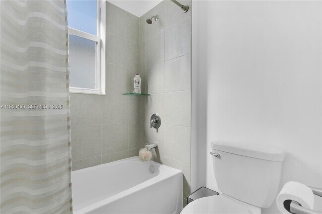 Building Photo - 2444 SE 24th Ave