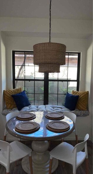 Building Photo - 946 E Cullumber St