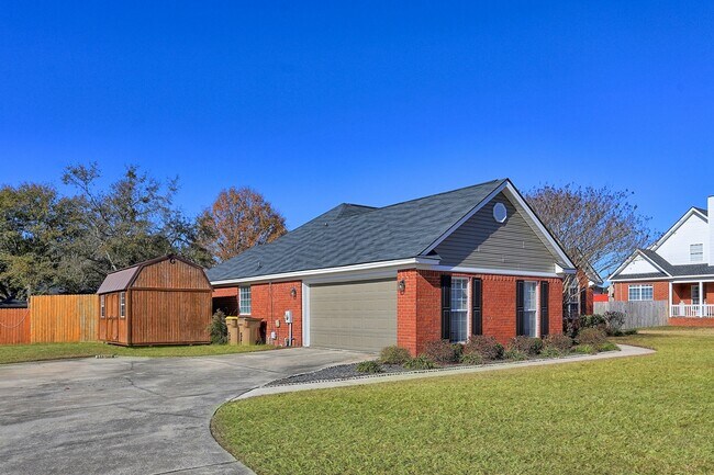 Building Photo - 204 Birch Dr