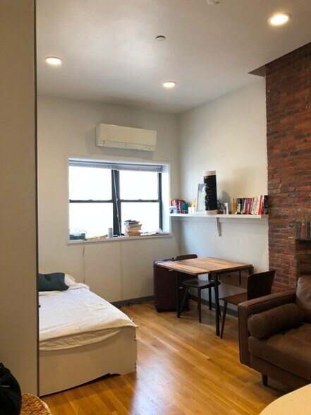 Primary Photo - 152 Bowdoin St