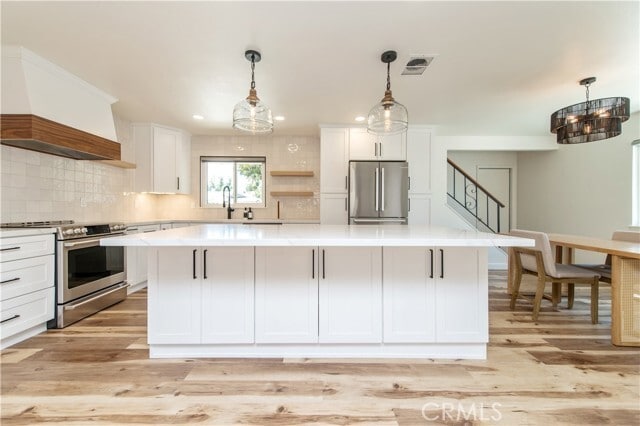 Building Photo - 13381 Del Cerro Dr