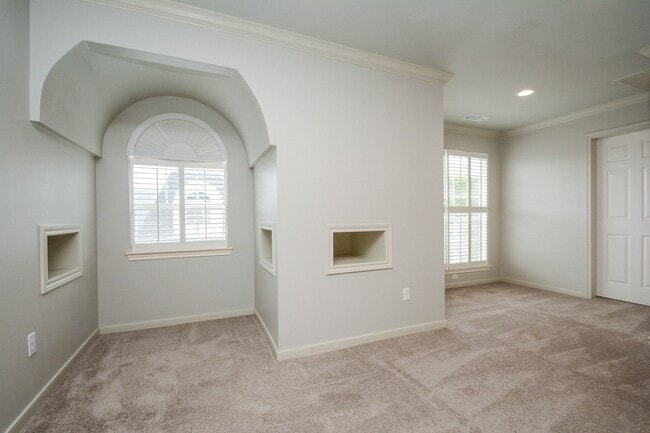 Building Photo - 2022 Fairview St