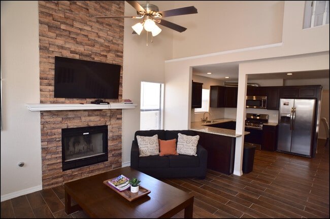 Building Photo - 7229 Canyon Run Dr