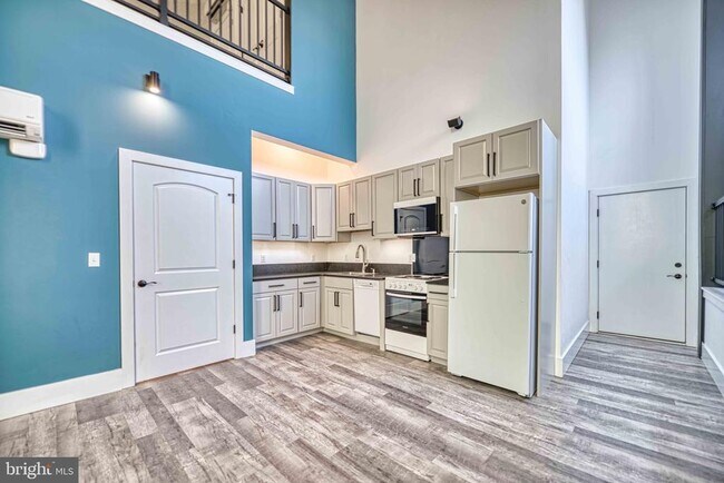 Building Photo - 177 Chestnut St